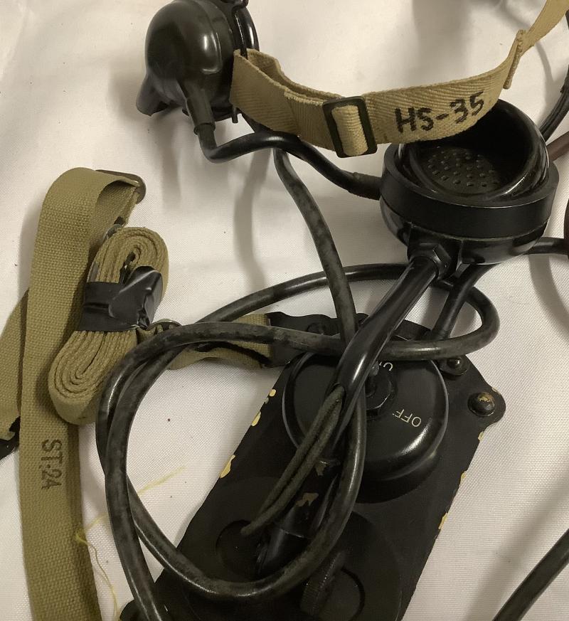 WWII US ARMY SIGNAL CORPS HS- 35 HEADSET & CHESTMIKE