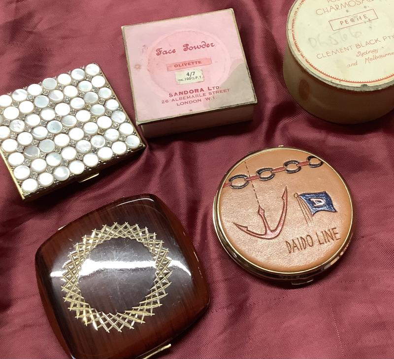 WWII POWDER PUFFS & POWDER COMPACTS