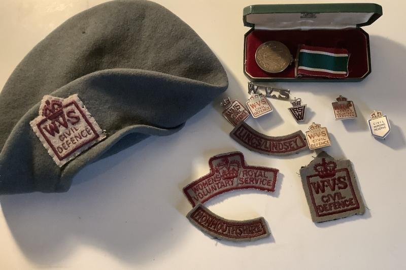WWII WVS BERET  MEDAL AND CLOTH & METAL INSIGNIA
