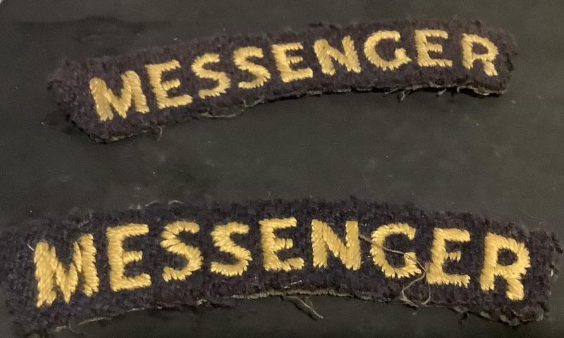 PAIR OF  SHOULDER MESSENGER INSIGNIA
