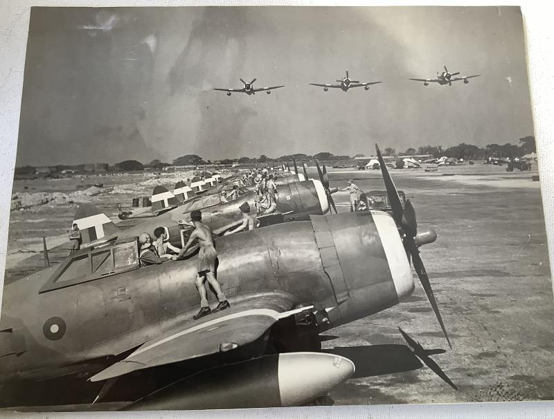 ORIGINAL 1944 DATED PRESS PHOTO